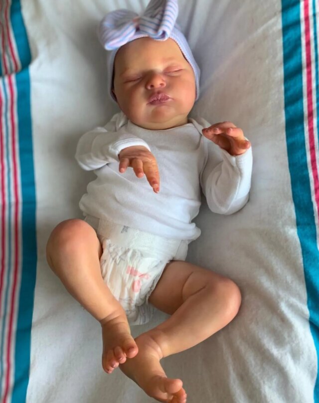 BZDOLL 50 CM Asleep Reborn Baby Doll with 3D-paint Skin and Visible Veins Toy For Girl Cloth Body Kid Art Boneca - Image 4