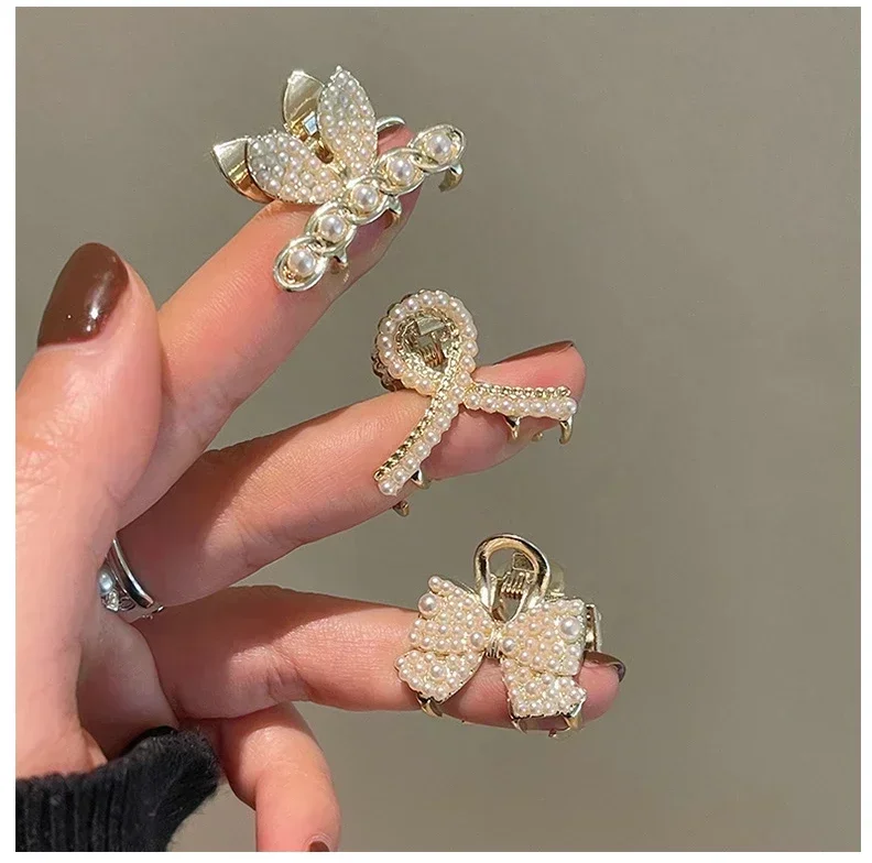 Mini Hair Claw Retro Diamond Flower Women Girls Pearl Rhinestone Crab Claw Clip Small Hairpins Hair Crab Korean Hair Accessories